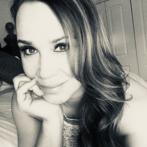 Meet your Posher, Michelle - Picture 1 of 1